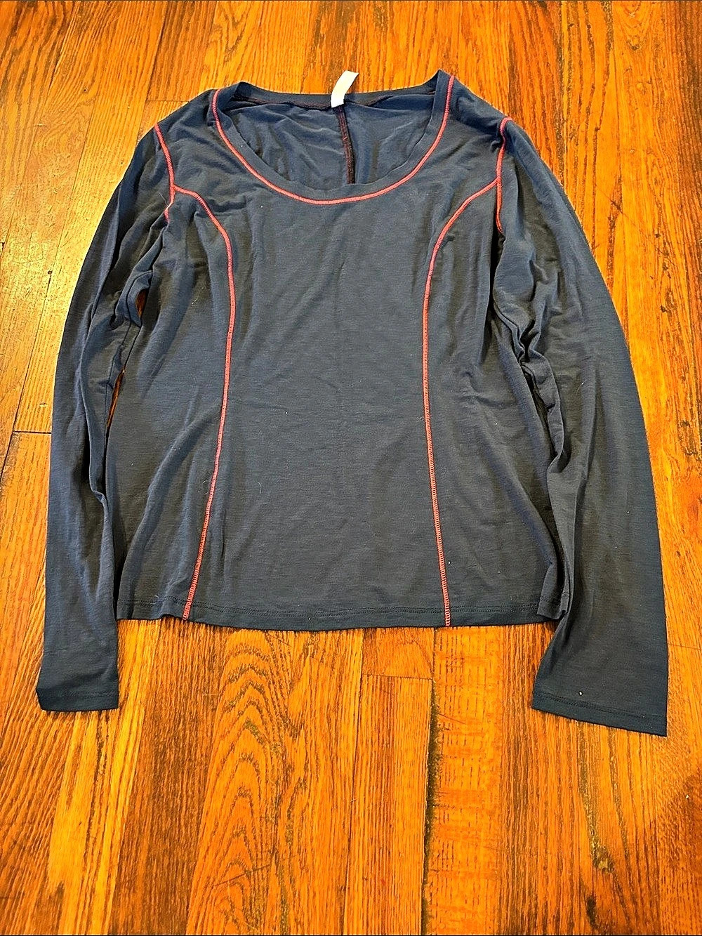 🎉Like New! Fabletics Long Sleeve Athletic Top in Navy & Red Size Large!